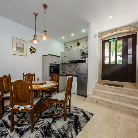 Lavanda Apartment *